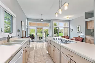 3 Sunvalley Ct, Lake in the Hills, IL 60156 - Photo 10