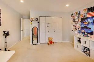 654 Picardy Cir, Northbrook, IL 60062 - Photo 16