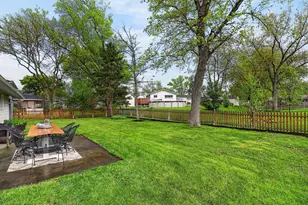 6812 Woodridge Dr, Woodridge, IL 60517 - Photo 20