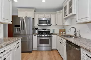 6812 Woodridge Dr, Woodridge, IL 60517 - Photo 10