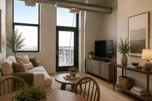 758 N Larrabee St, Chicago, IL 60654 - Photo 2