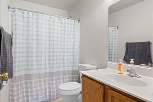4447 W Lawn Ave, Waukegan, IL 60085 - Photo 16
