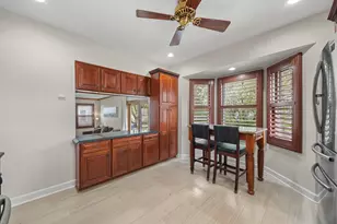 547 Newberry Dr, Elk Grove Village, IL 60007 - Photo 14