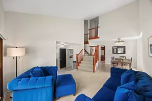 547 Newberry Dr, Elk Grove Village, IL 60007 - Photo 6