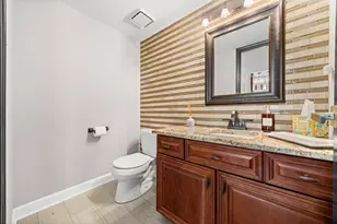 547 Newberry Dr, Elk Grove Village, IL 60007 - Photo 10