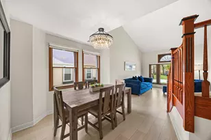 547 Newberry Dr, Elk Grove Village, IL 60007 - Photo 8