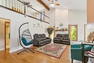 1766 Pebble Beach Dr, Hoffman Estates, IL 60169 - Photo 2