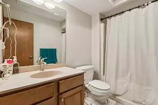 1766 Pebble Beach Dr, Hoffman Estates, IL 60169 - Photo 16