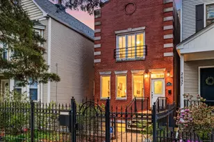 2641 N Marshfield Ave, Chicago, IL 60614 - Photo 1