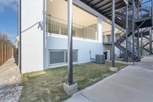 731 W 17th St, Chicago, IL 60616 - Photo 22