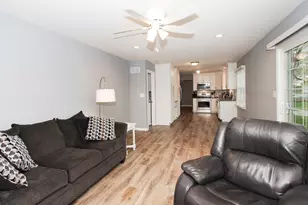 697 Gardenia Ln, Bartlett, IL 60103 - Photo 10