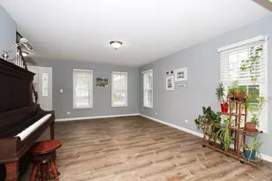 697 Gardenia Ln, Bartlett, IL 60103 - Photo 4