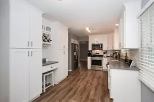 697 Gardenia Ln, Bartlett, IL 60103 - Photo 12
