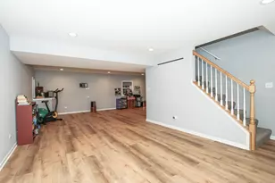 697 Gardenia Ln, Bartlett, IL 60103 - Photo 16