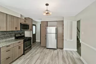 191 Kathleen Ln, Chicago Heights, IL 60411 - Photo 6