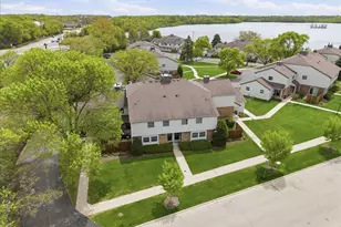 842 Bristol Dr, Barrington, IL 60010 - Photo 2