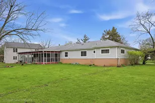 1000 N Bluebonnet Ln, Hoffman Estates, IL 60169 - Photo 24