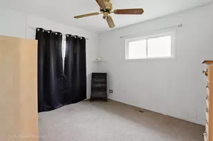 1000 N Bluebonnet Ln, Hoffman Estates, IL 60169 - Photo 16