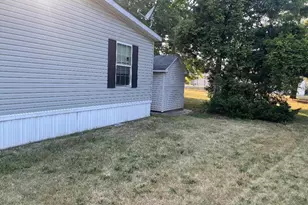 101 Carriage Ln, Sauk Village, IL 60411 - Photo 2