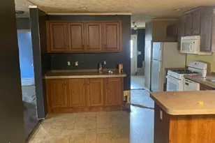 101 Carriage Ln, Sauk Village, IL 60411 - Photo 6