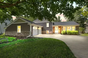 1055 Cardinal Ct, Batavia, IL 60510 - Photo 2