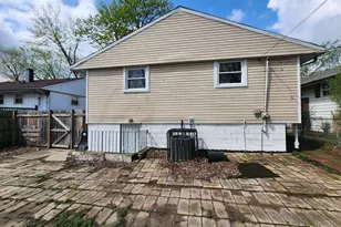 279 Chappel Ave, Calumet City, IL 60409 - Photo 24