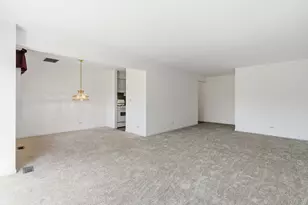 6818 Roberts Dr, Woodridge, IL 60517 - Photo 22