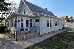 124 E 4th St, Spring Valley, IL 61362 - Photo 2