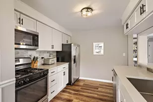 250 Beauteau St, Lake Zurich, IL 60047 - Photo 8