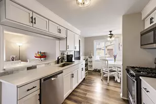 250 Beauteau St, Lake Zurich, IL 60047 - Photo 6