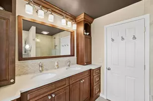 819 S Beverly Ln, Arlington Heights, IL 60005 - Photo 18