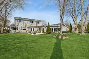 819 S Beverly Ln, Arlington Heights, IL 60005 - Photo 2