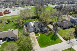 819 S Beverly Ln, Arlington Heights, IL 60005 - Photo 4