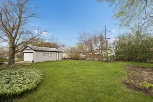 933 S Iowa Ave, Addison, IL 60101 - Photo 20
