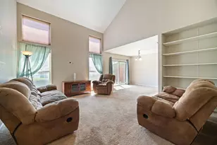 2067 Peach Tree Ln, Algonquin, IL 60102 - Photo 4