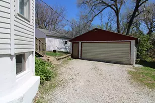 1176 22nd St, Moline, IL 51265 - Photo 18