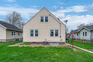 414 45th St, Moline, IL 61265 - Photo 2
