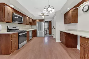 16563 Crescent Ave, Tinley Park, IL 60477 - Photo 10
