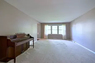 191 S Hawthorne Ave, Elmhurst, IL 60126 - Photo 6