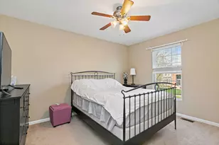 4077 Stratford Ln, Carpentersville, IL 60110 - Photo 14