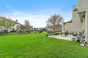 4077 Stratford Ln, Carpentersville, IL 60110 - Photo 24