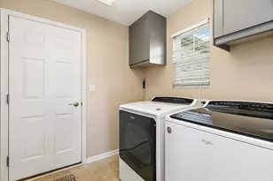 4077 Stratford Ln, Carpentersville, IL 60110 - Photo 12