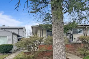 319 Merrill Ave, Calumet City, IL 60409 - Photo 4