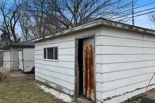 319 Merrill Ave, Calumet City, IL 60409 - Photo 6