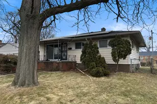 319 Merrill Ave, Calumet City, IL 60409 - Photo 2