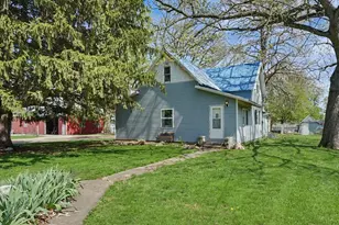 707 N Gray St, Sidell, IL 61876 - Photo 4