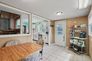 707 N Gray St, Sidell, IL 61876 - Photo 6