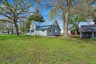 707 N Gray St, Sidell, IL 61876 - Photo 30