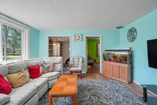 707 N Gray St, Sidell, IL 61876 - Photo 8