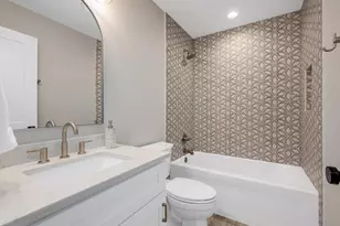 104 N Evergreen Ave, Elmhurst, IL 60126 - Photo 32